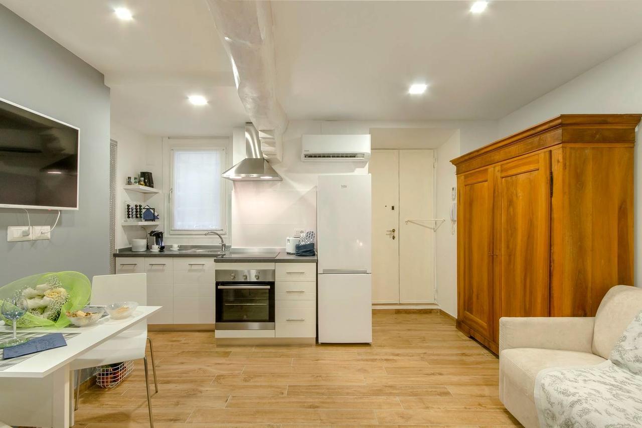 Brand New! Luxurious Apartment In Heart Of Milán Exterior foto